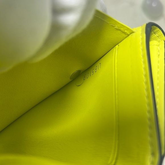 Louis Vuitton Taigalama Discovery Compact Wallet Jaune - Picture 15 of 16